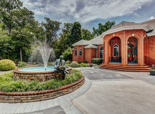 915 Dalmore Dr, Midlothian, VA 23113