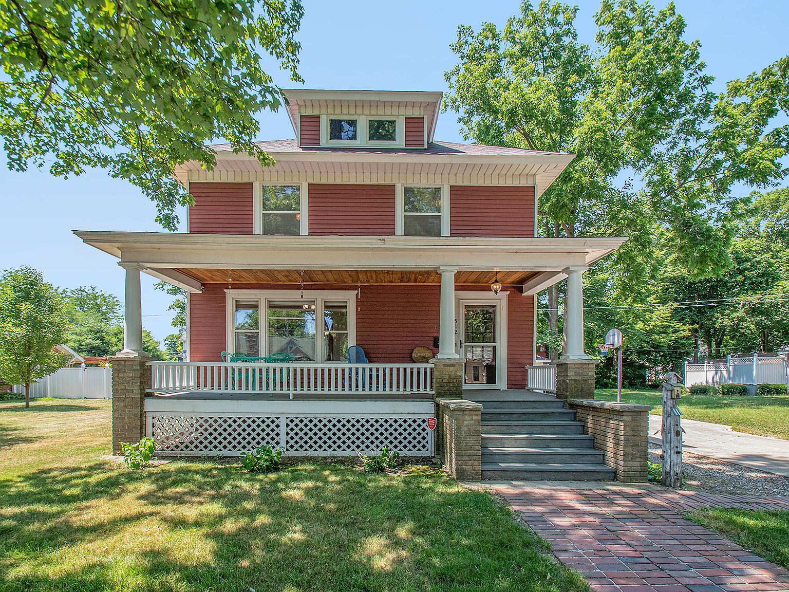 512 Walnut St, Three Rivers, MI 49093 | Zillow