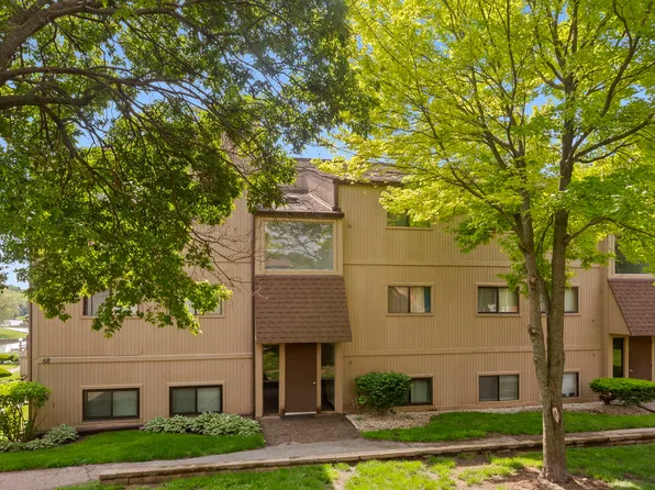 58 Vail Colony APT 10, Fox Lake, IL 60020