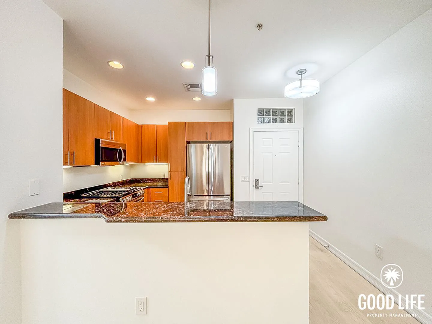 SD: Bright 2BD/2BA Condo in Downtown San Diego with Covered Balcony, Community Gym & In-Unit Laundry — Photo 4