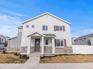 1912 W Parkview Dr, Syracuse, UT 84075