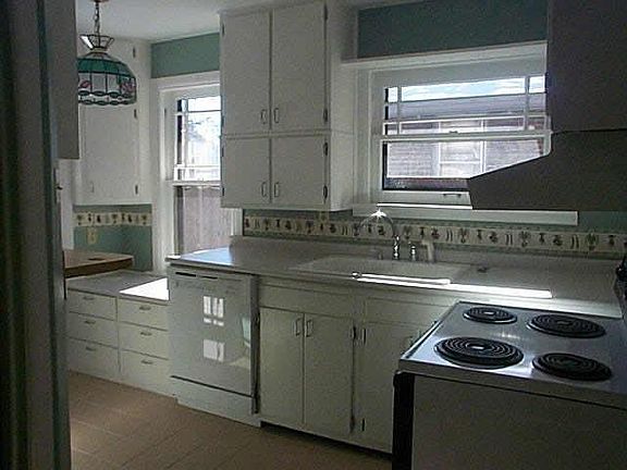4th image of 6117 N Rosslyn Ave
