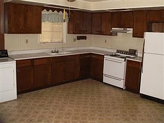 4th image of 211 Fayette St