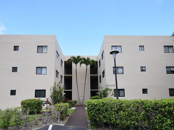 2nd image of 5220 Las Verdes Circle #220