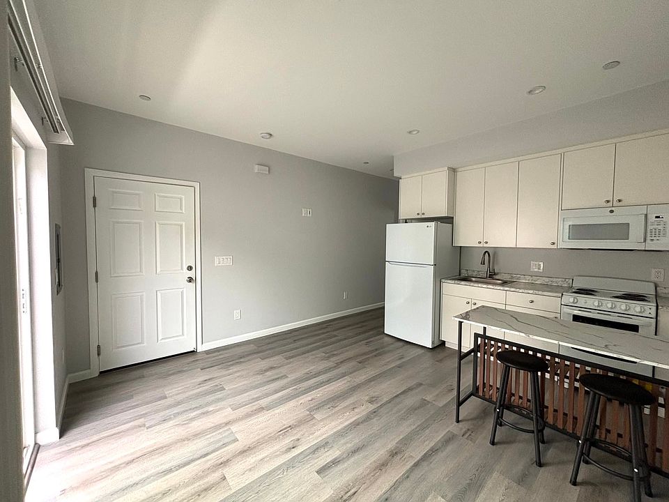 1st image of 2052 Medano Dr