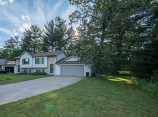 3321 Bridlewood Dr, Plover, WI 54467