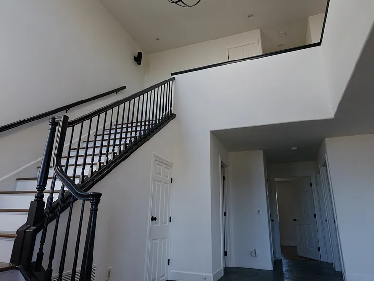 5070 Cochrane Ave — Photo 5