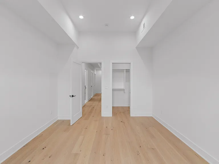1 Feldman Ct — Photo 26