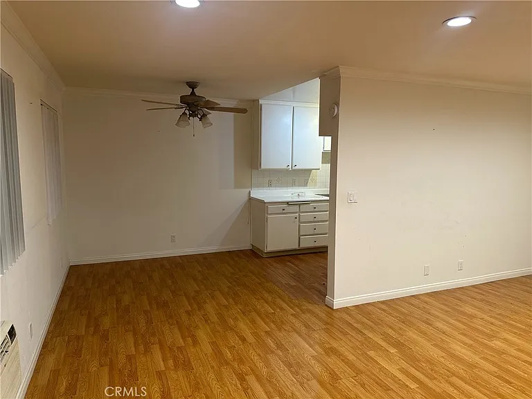 3010 Montrose Ave — Photo 11