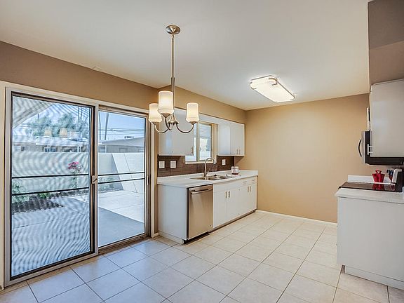 4th image of 10551 W Coggins Dr