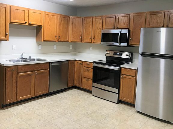Enjoy ample counter space and brand-new stainless steel appliances in your eat-in kitchen.