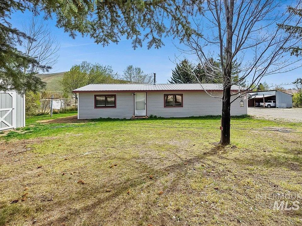 1st image of 102 Willow Creek Rd