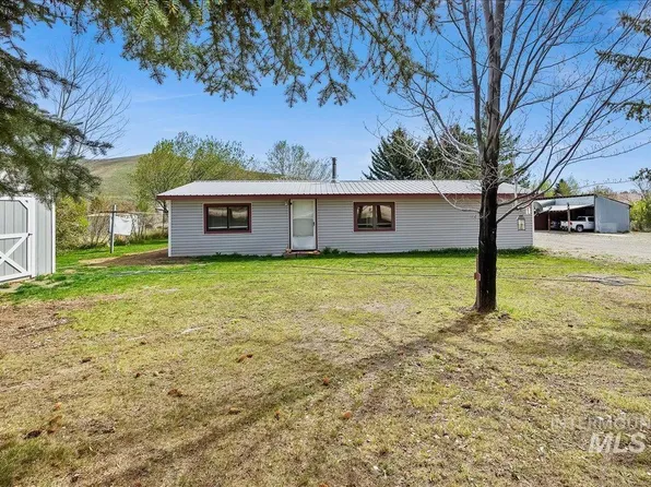102 Willow Creek Rd, Fairfield, ID 83327