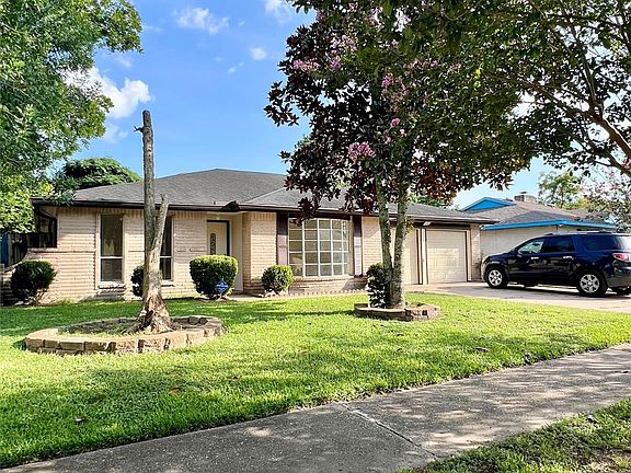 2nd image of 218 La Fonda Dr