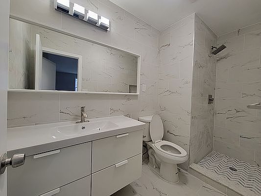 3rd image of 5714 Mosholu Ave Floor 3