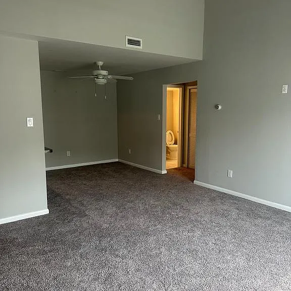 612 Yorkshire Ct — Photo 8