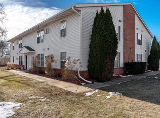 1061 Minns Dr, Machesney Park, IL 61115
