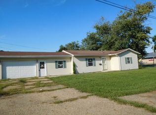 1217 E South St, Clinton, IL 61727