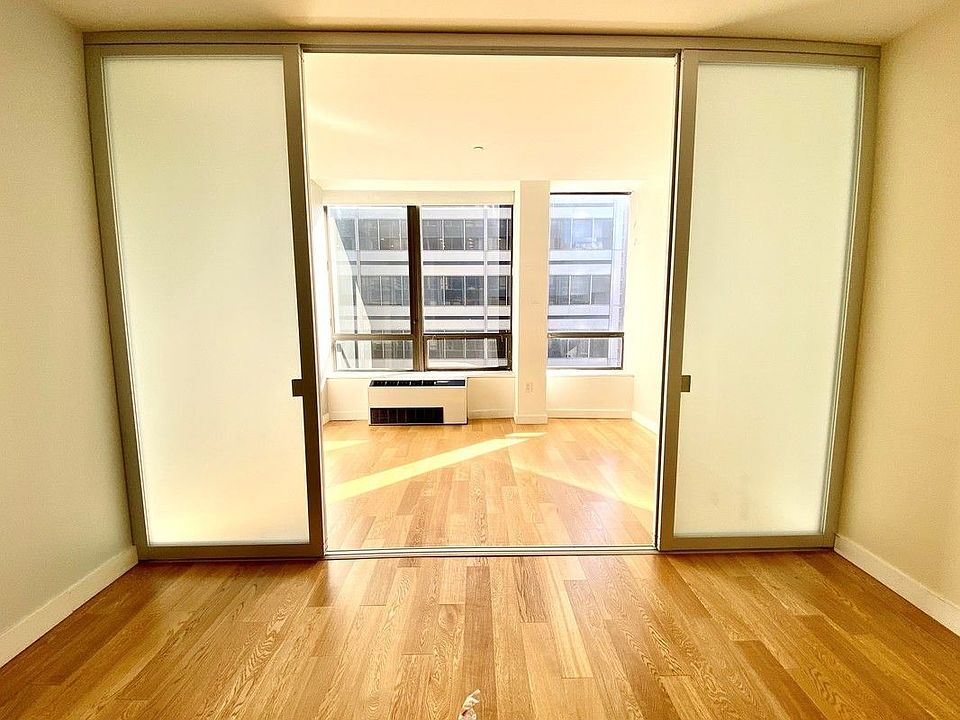 1st image of 99 Wall St #11C