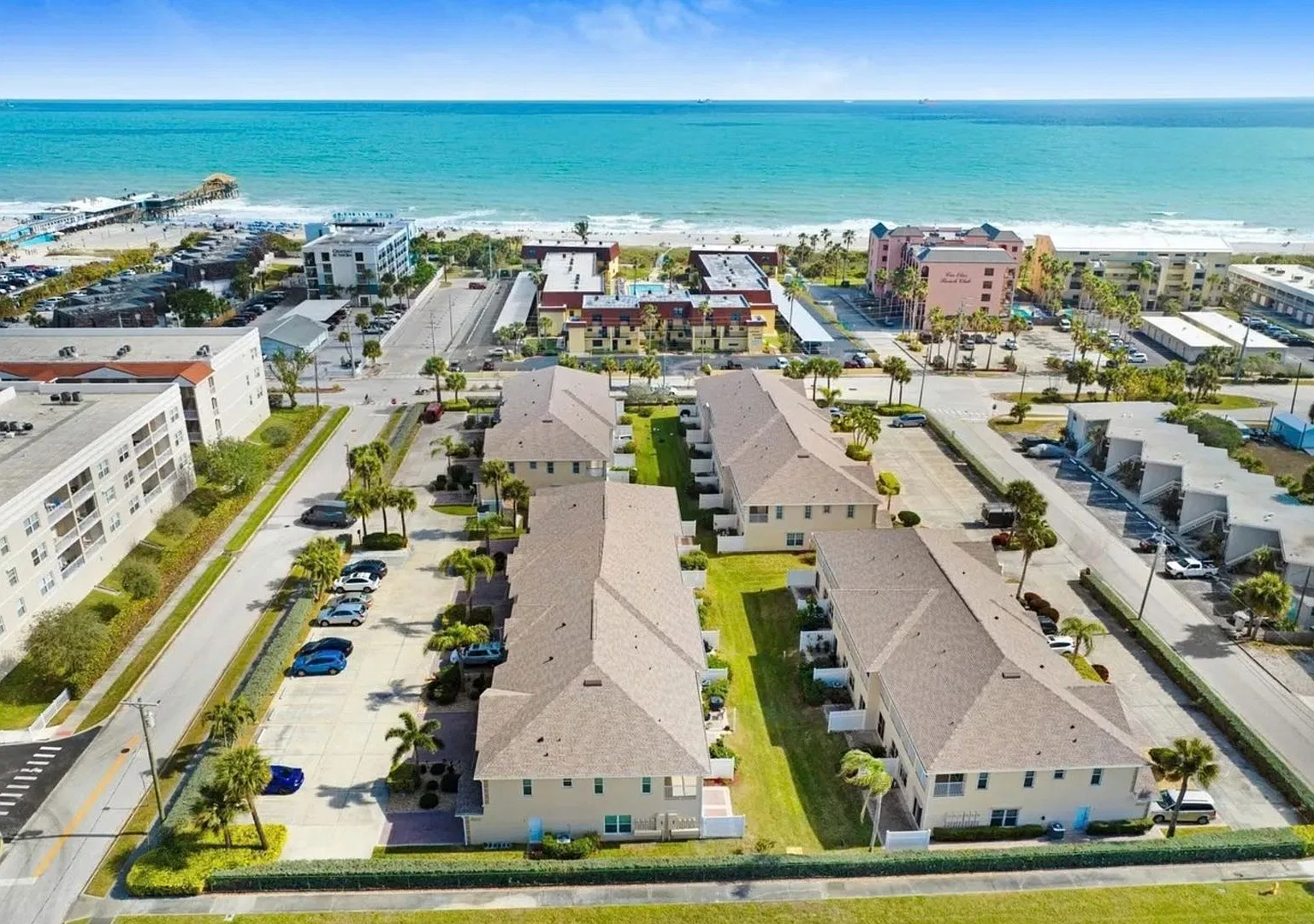 Turnkey Townhome Just Steps from Cocoa Beach Pier, Restaurants and Shopping — Photo 1