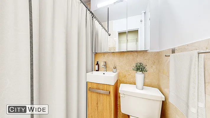 Rented by City Wide Apartments | media 10