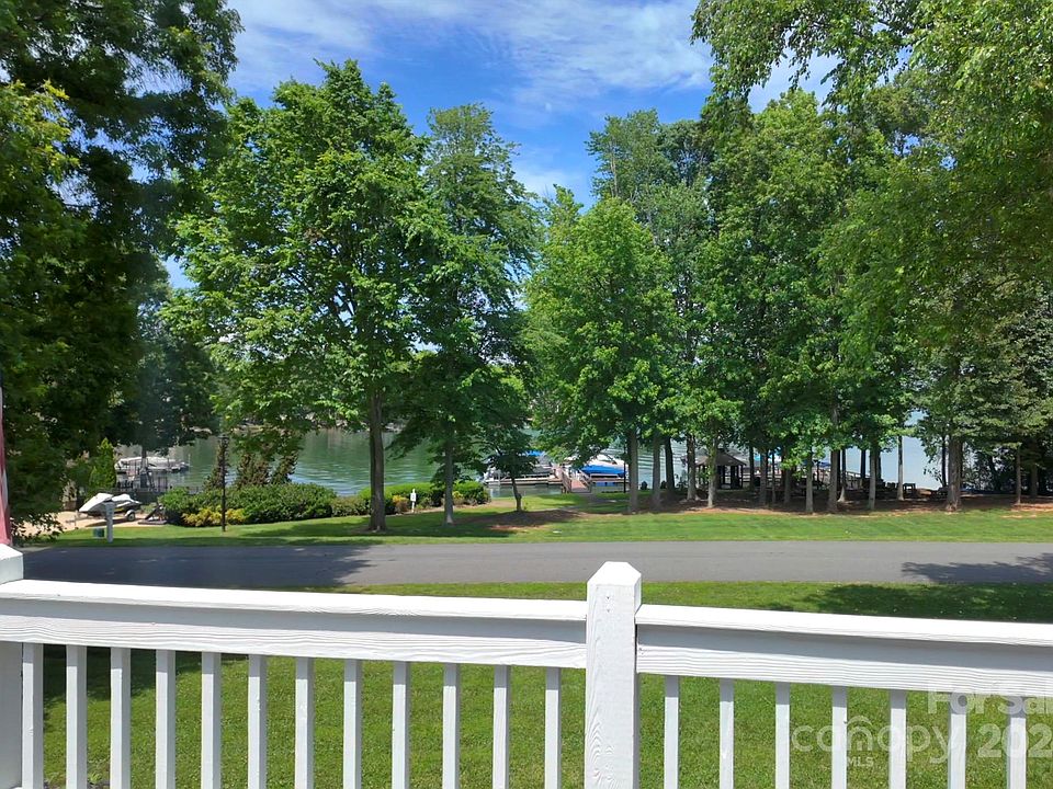 1st image of 103 Ketch Ct