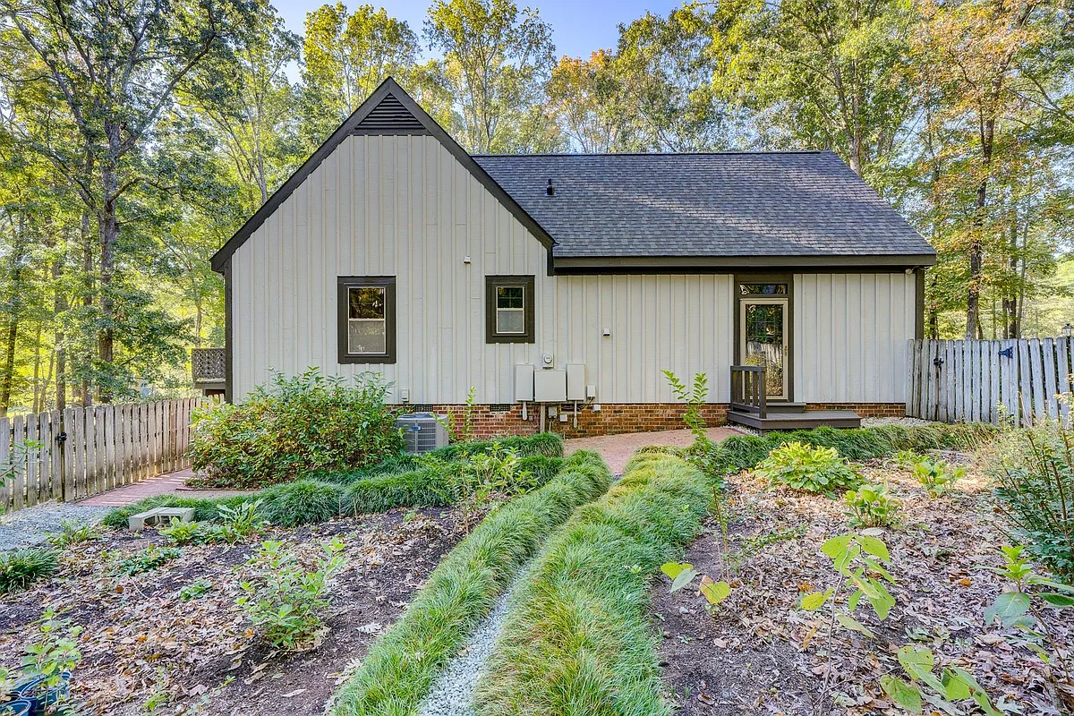 Building Photo - 5201 George King Rd #G