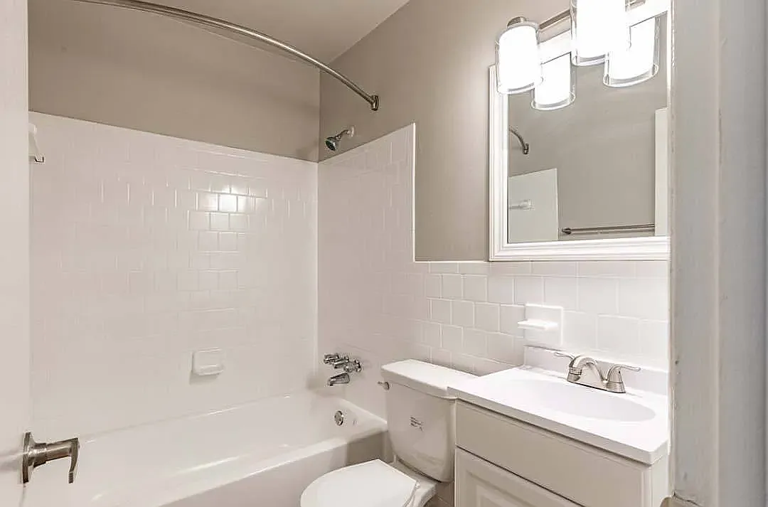 Edgewood Apartments — Photo 2