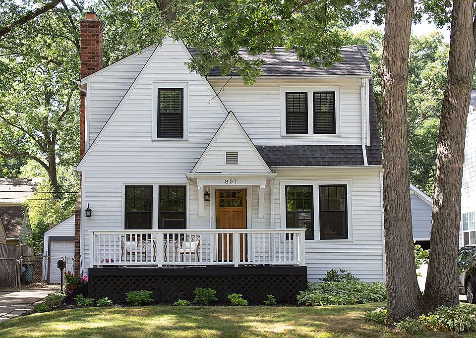 1st image of 807 Maxwell Ave