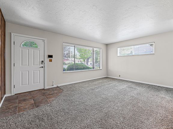2nd image of 175 W Washington Ave