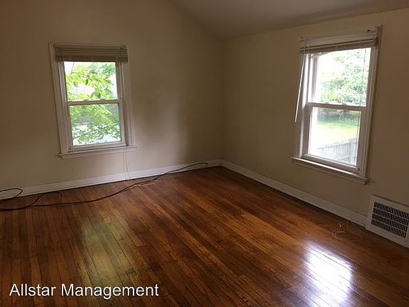 5th image of 246 Columbus St
