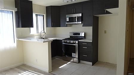 1st image of 518 Oak St APT 7