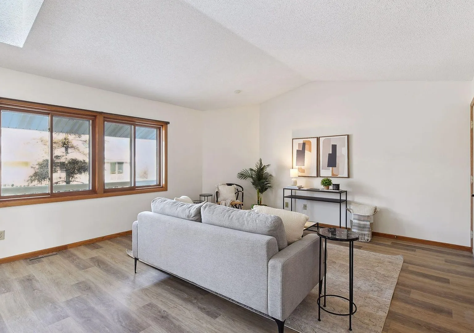 Freshly updated 2 bedroom condo! — Photo 4