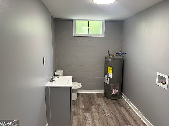 5th image of 5047 W Point Rd