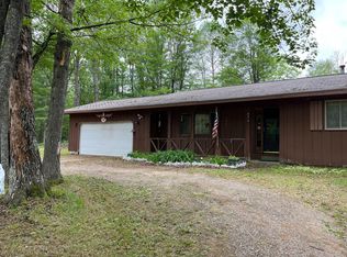 974 Robinhood Ln, Grayling, MI 49738