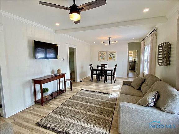 4th image of 7105 N Curtice St