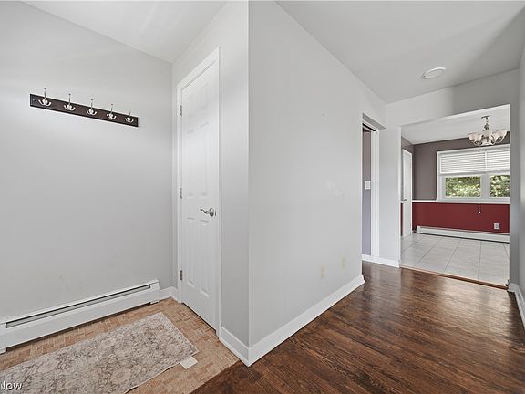 5th image of 3610 Darien Ave NW