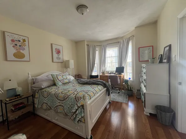 145 Tremont St #2P, Cambridge, MA 02139