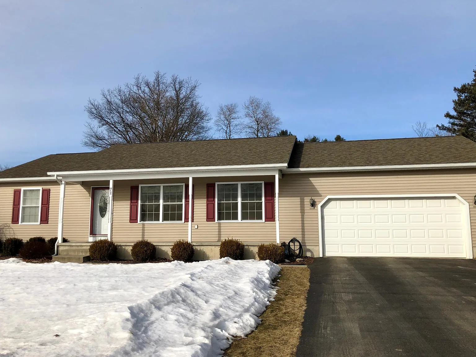 3 bed, 1850 sqft, $2,500 — Photo 1