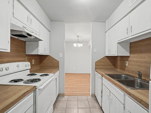 3rd image of 5667 Birchmont Dr #129