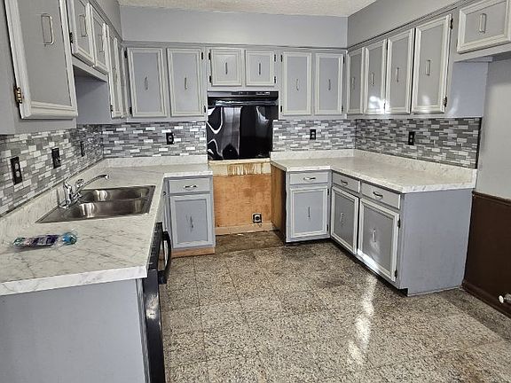 4th image of 6887 Gilford Dr