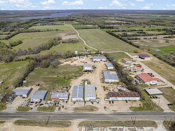 2nd image of 2640 Farm Road 79