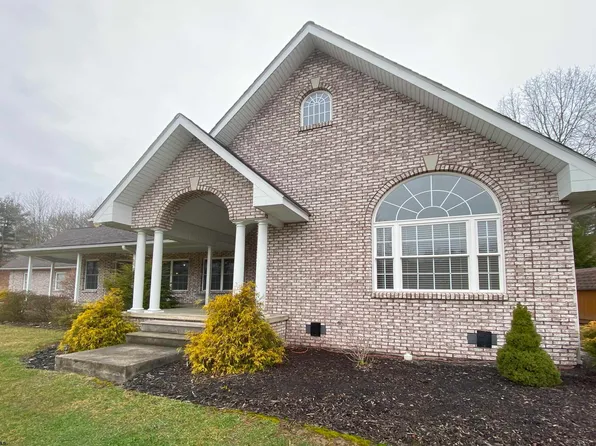 124 Oak Dr, Elkins, WV 26241