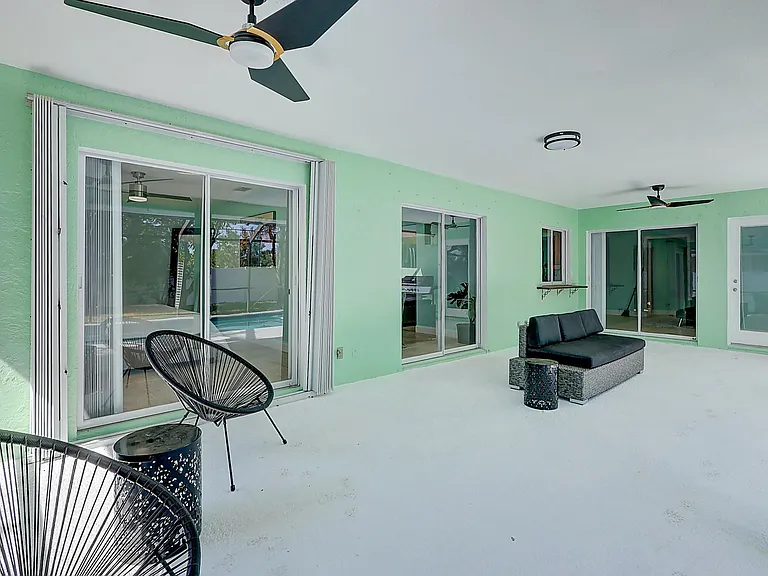 238 SW Grove Ave — Photo 35