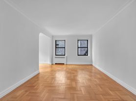 8 Gramercy Park S