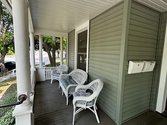 2nd image of 726 Lake Dr SE #B