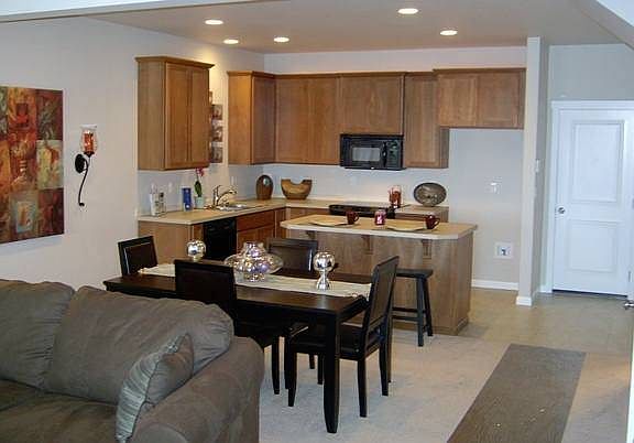 4th image of 1610 N Cirque Ave