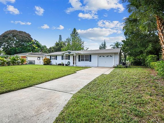 3rd image of 202 Twin Lake Dr