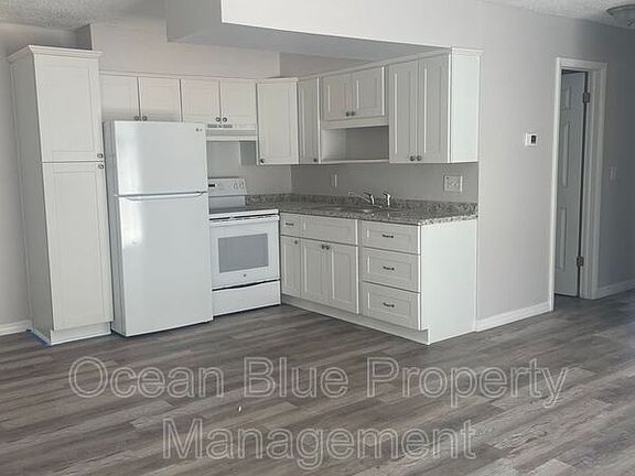 3rd image of 401 S Fernwood Ave Unit 3