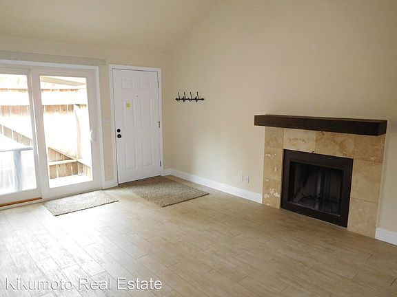 3rd image of 6060 Gloria Dr APT 9
